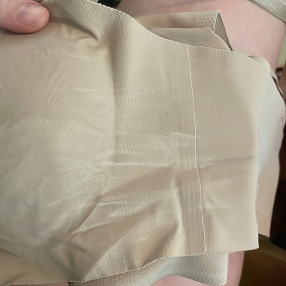 🤍🎀🪽VS Bralette with racerback lace details in nude color. - Picture 6 of 8